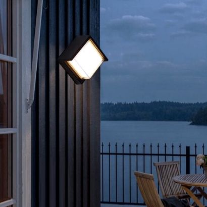 صورة جدارى خارجى سور مربع وزجاج 18وات         